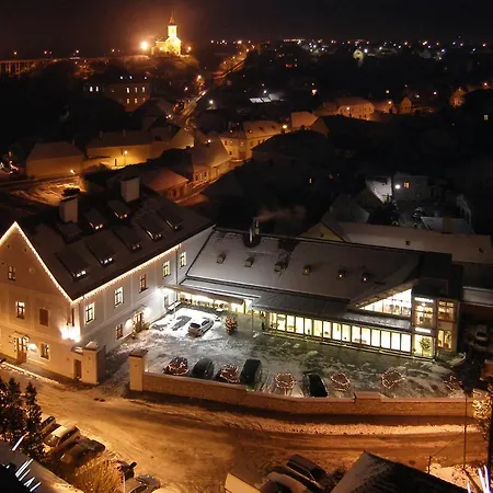 Szálloda Gizella And Restaurant 3*
