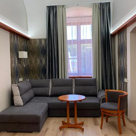 Hotel Gizella And Restaurant 3*
