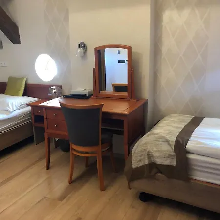 Gizella And Restaurant 3* Veszprém