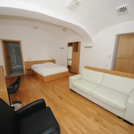 Hotel Gizella And Restaurant Veszprém