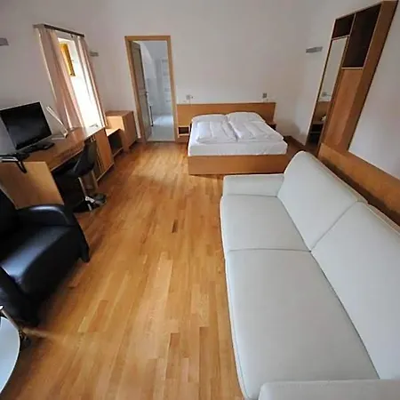 Hotel Gizella And Restaurant Veszprém