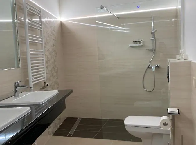 Gizella And Restaurant