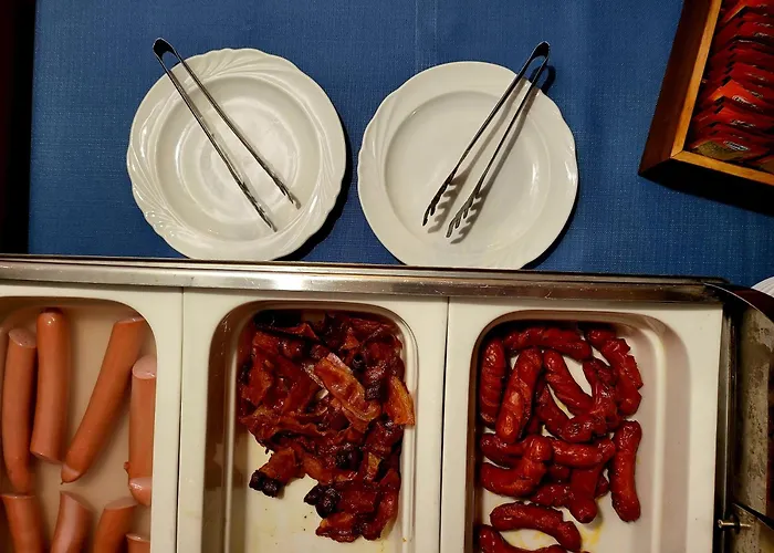 Gizella And Restaurant 3*