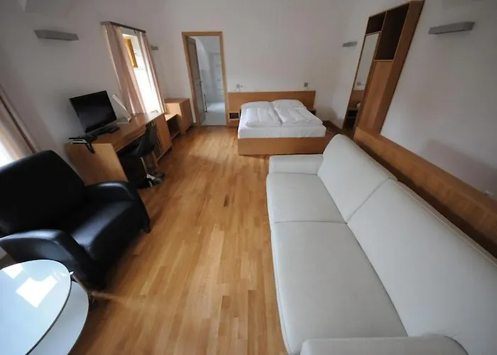 Gizella And Restaurant 3* Veszprém